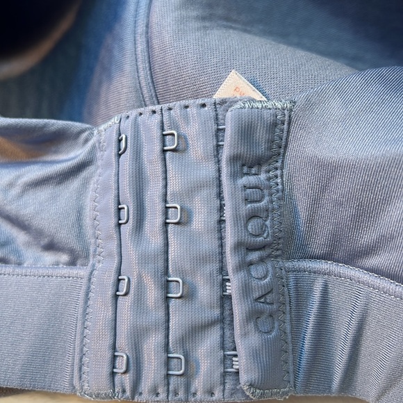 Cacique denim blue Bra in Size 46D. No wire and light lining. 4 hooks. - Picture 3 of 5